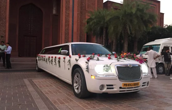 hire-luxury-limousine-for-wedding